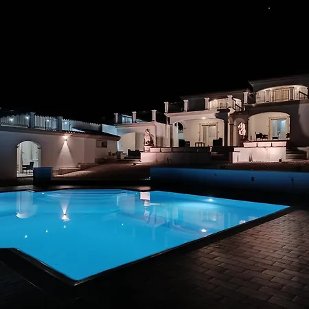 Semesterbostad Lutturai 1